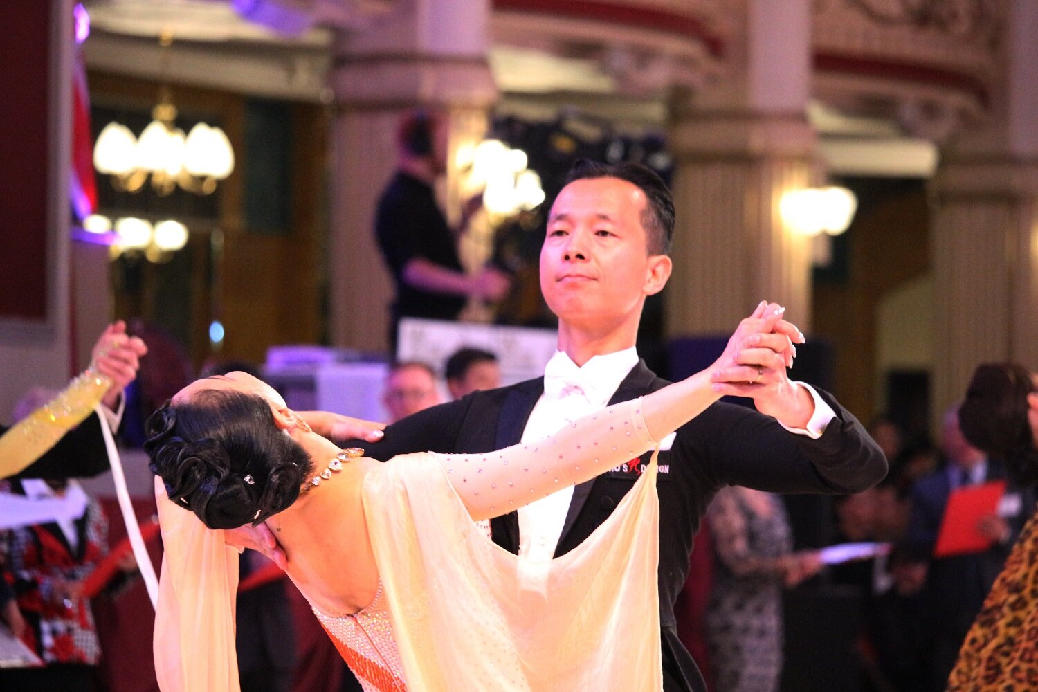 International Standard Waltz syllabus figures and moves