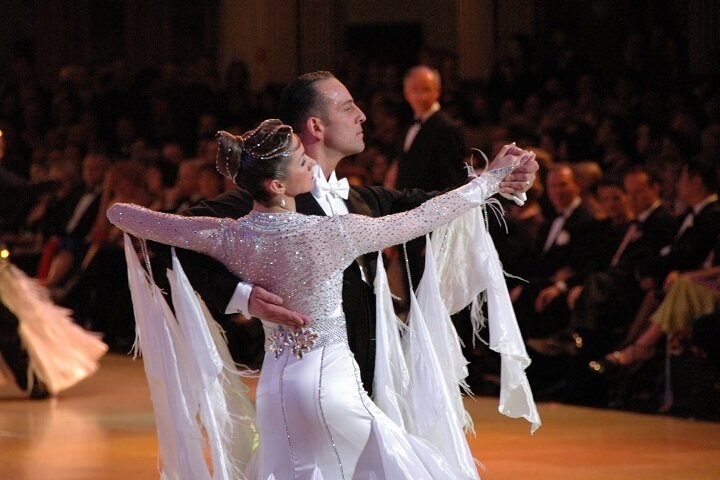 tango closed position hold international man lady arms